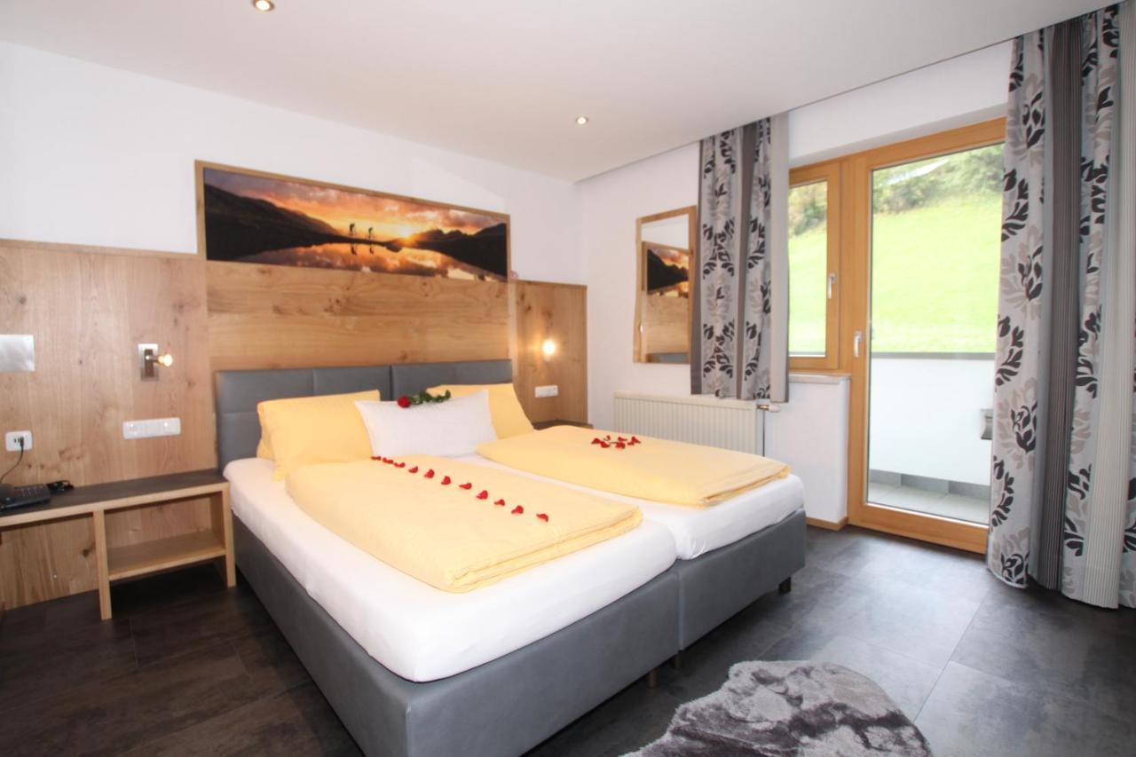 Gaestehaus Alpina Sankt Anton am Arlberg Esterno foto