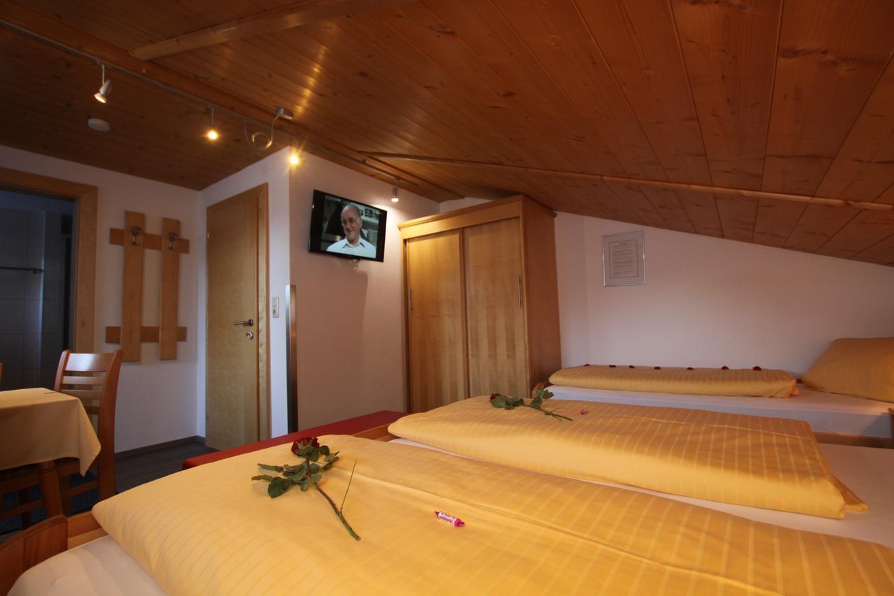 Gaestehaus Alpina Sankt Anton am Arlberg Esterno foto