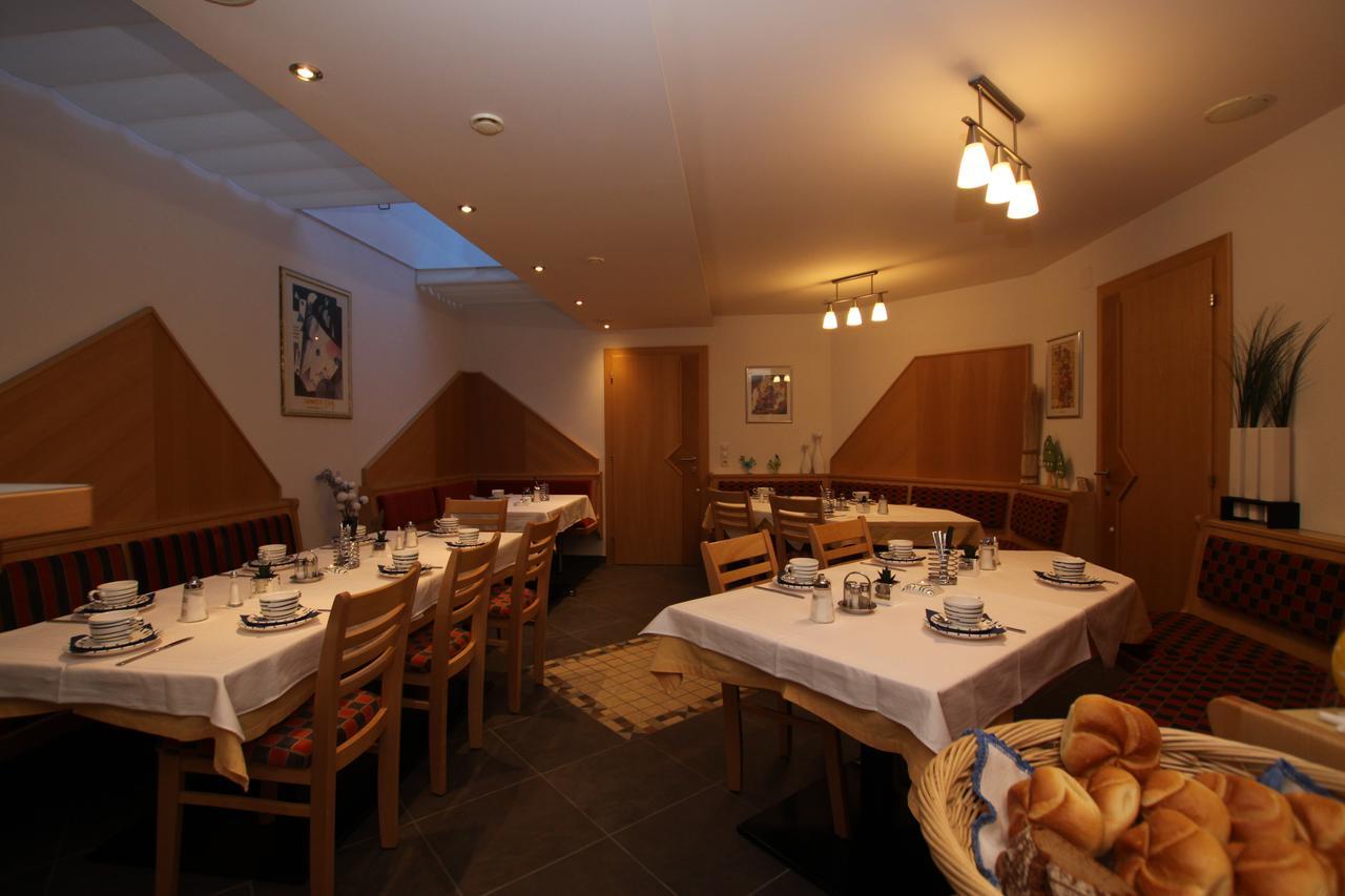 Gaestehaus Alpina Sankt Anton am Arlberg Esterno foto